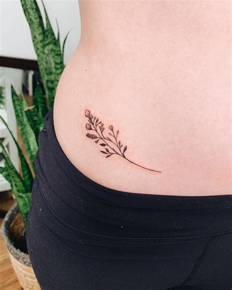 female hip tattoos|unique hip tattoos.